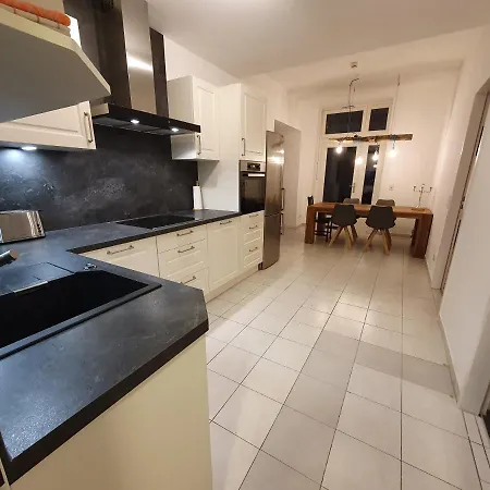 Grosse Mit Dachterrasse Am Marktplatz